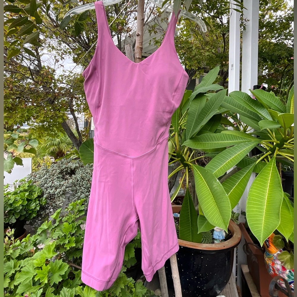 Lululemon pink one piece bodysuit size XS (stretchy )